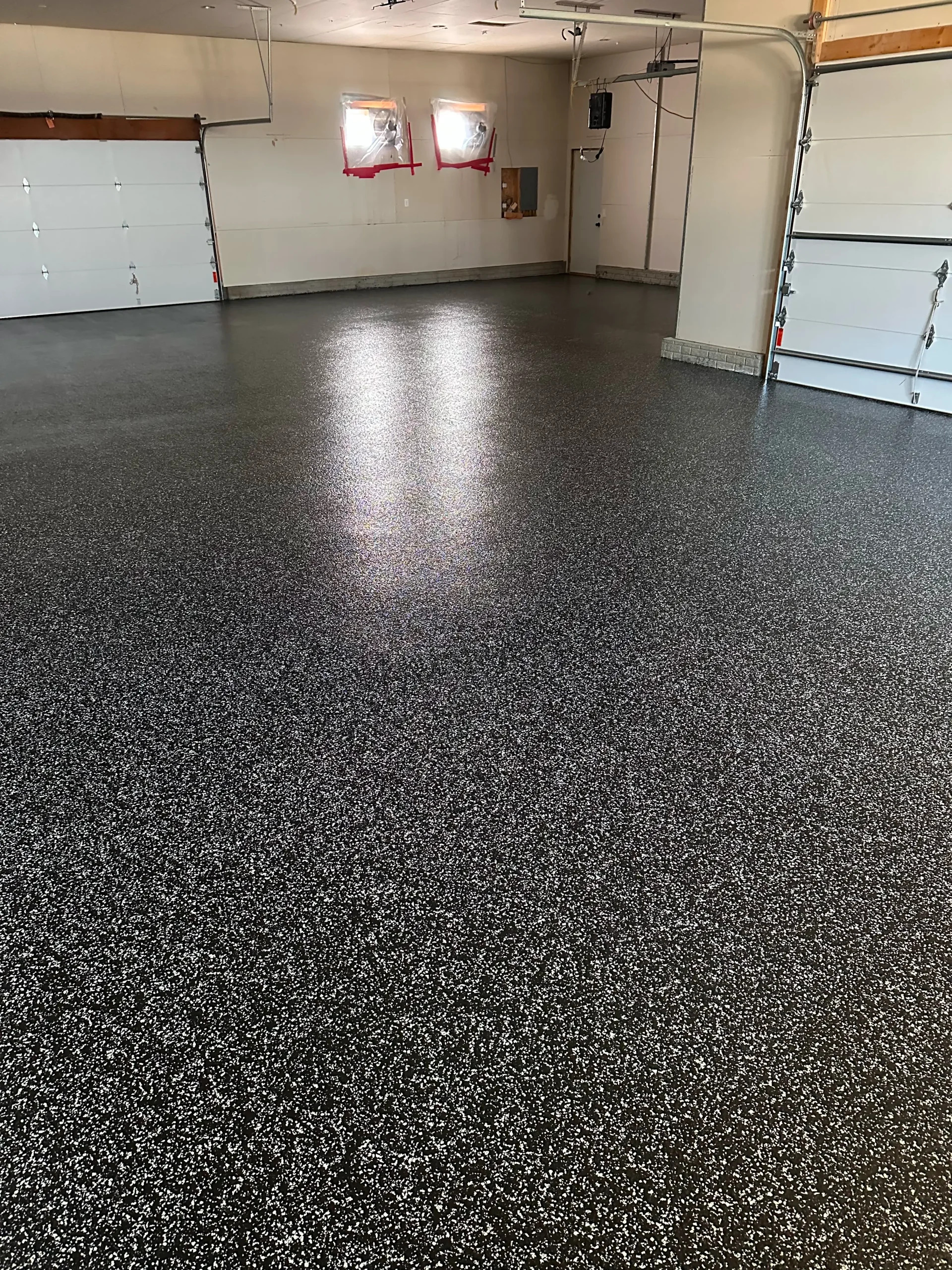 Flake Floors 5 scaled 1 Concrete Polishing & Epoxy Floors Fremont NE | Experts USA.
